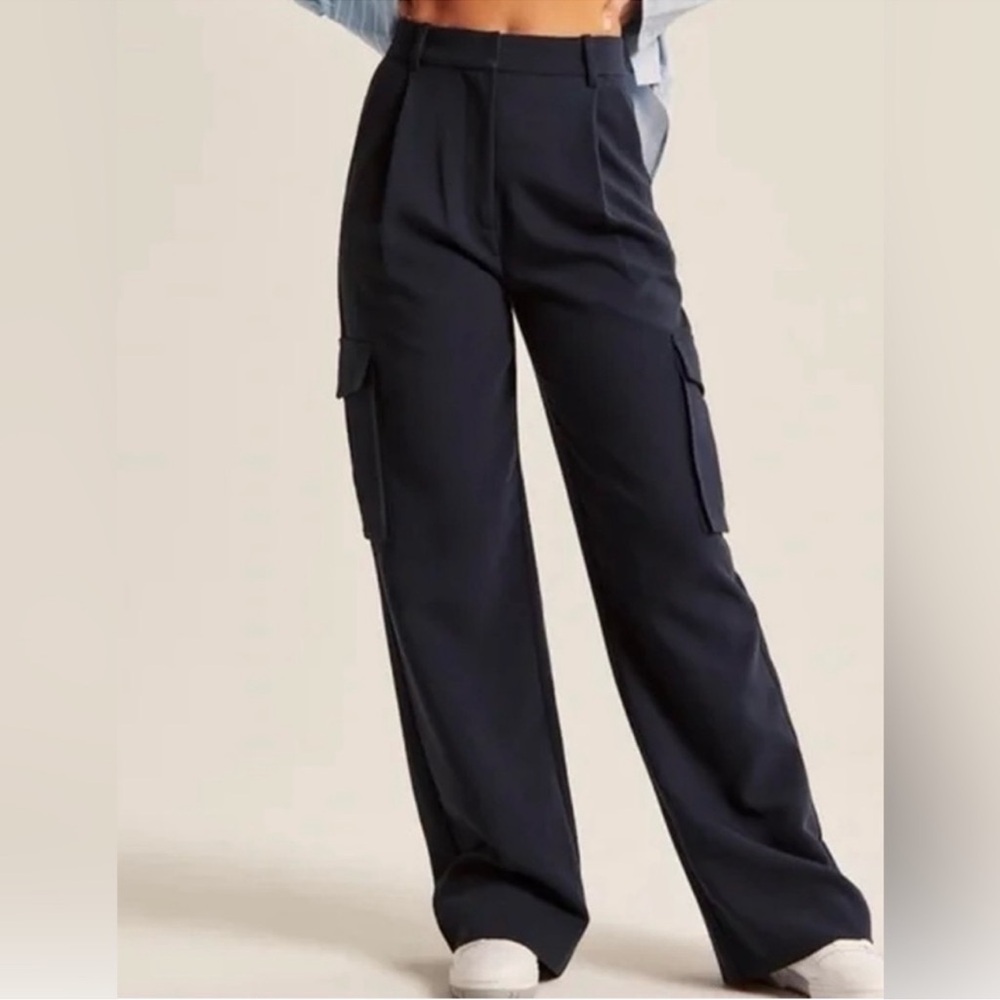 NWOT Abercrombie & Fitch Sloane Tailored Wide Leg Cargo Pants